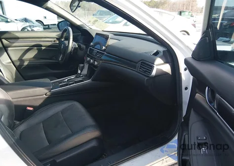 2021 Honda Accord Sport z USA, uszkodzony, nr VIN 1HGCV1F32MA058327